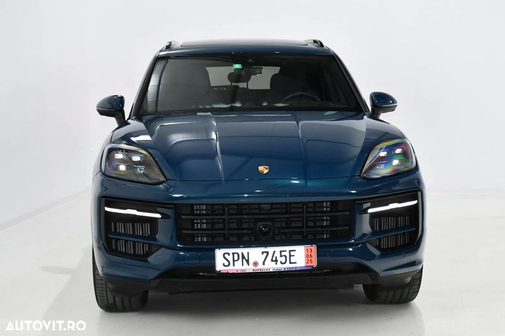 Porsche Cayenne - 1