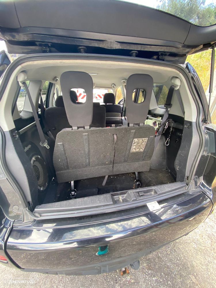 Mitsubishi Outlander 2.0 DI-D SW 4WD - 33
