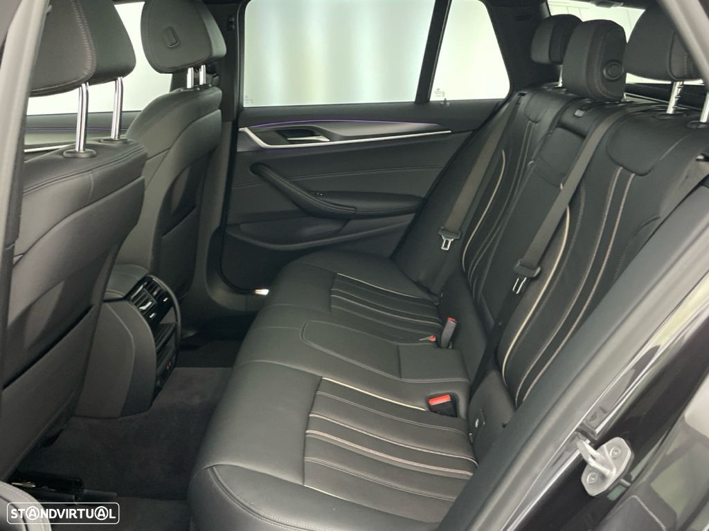 BMW 520 e Pack M - 12