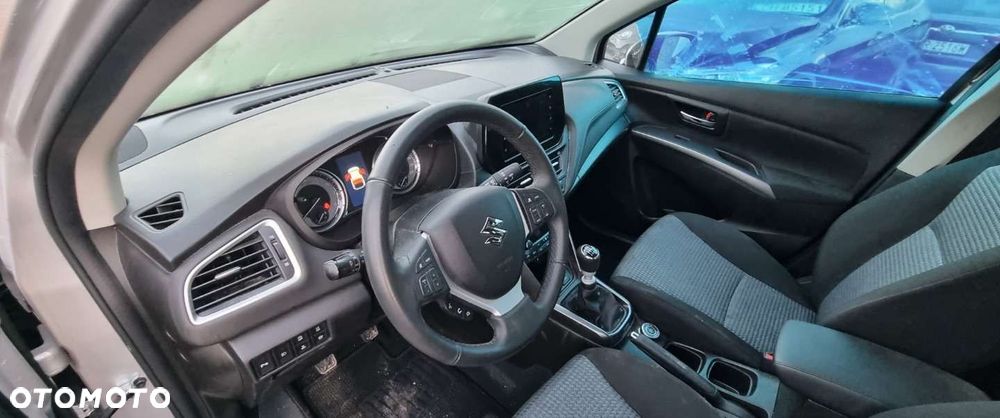 Suzuki S-Cross - 11