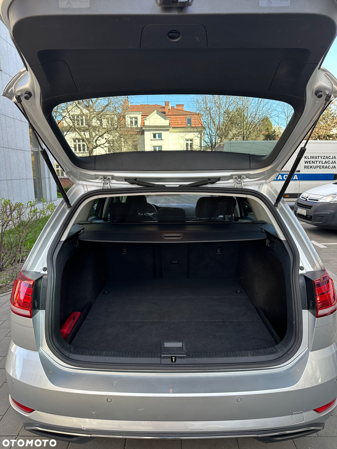 Volkswagen Golf 2.0 TDI BlueMotion Technology DSG Comfortline - 21