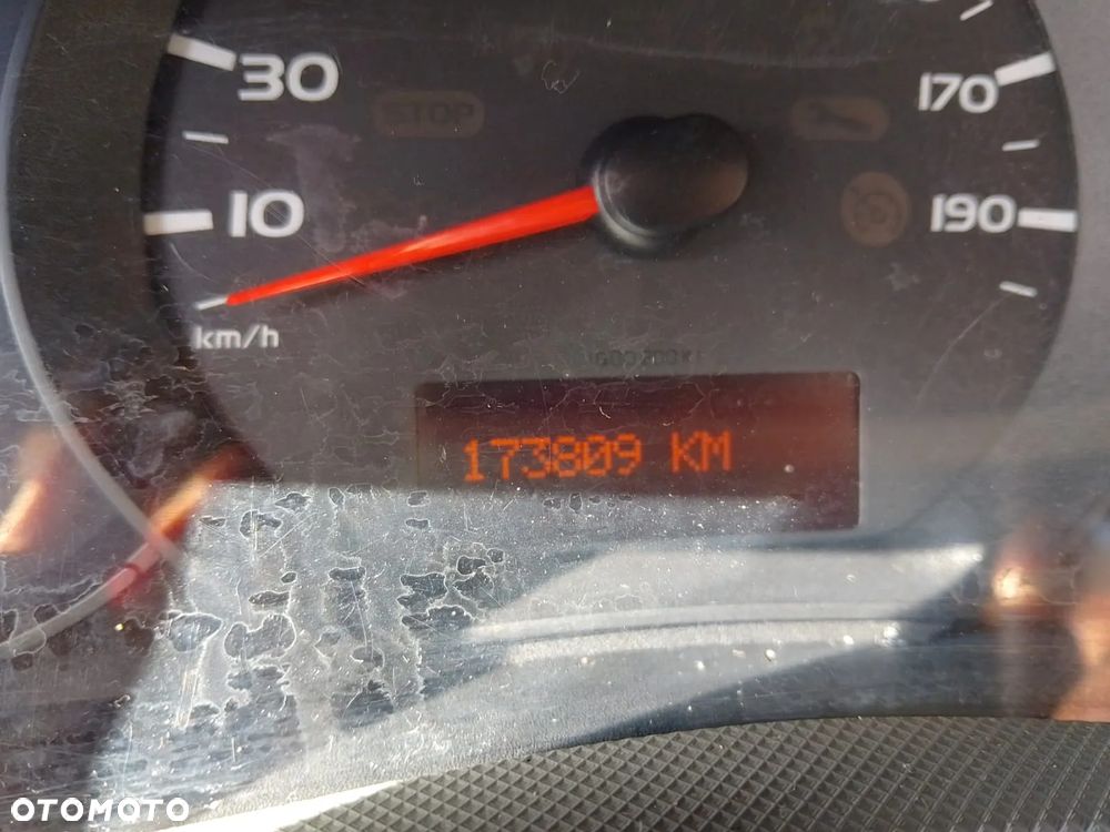 Nissan NV400 - 12