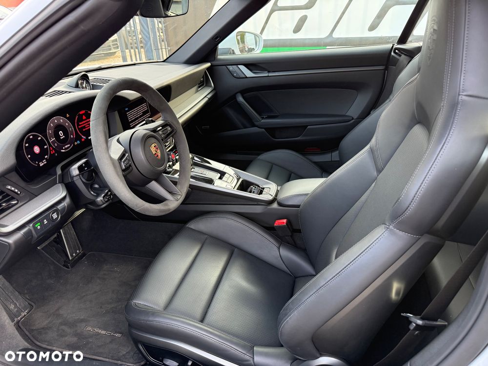 Porsche 911 Carrera PDK - 19