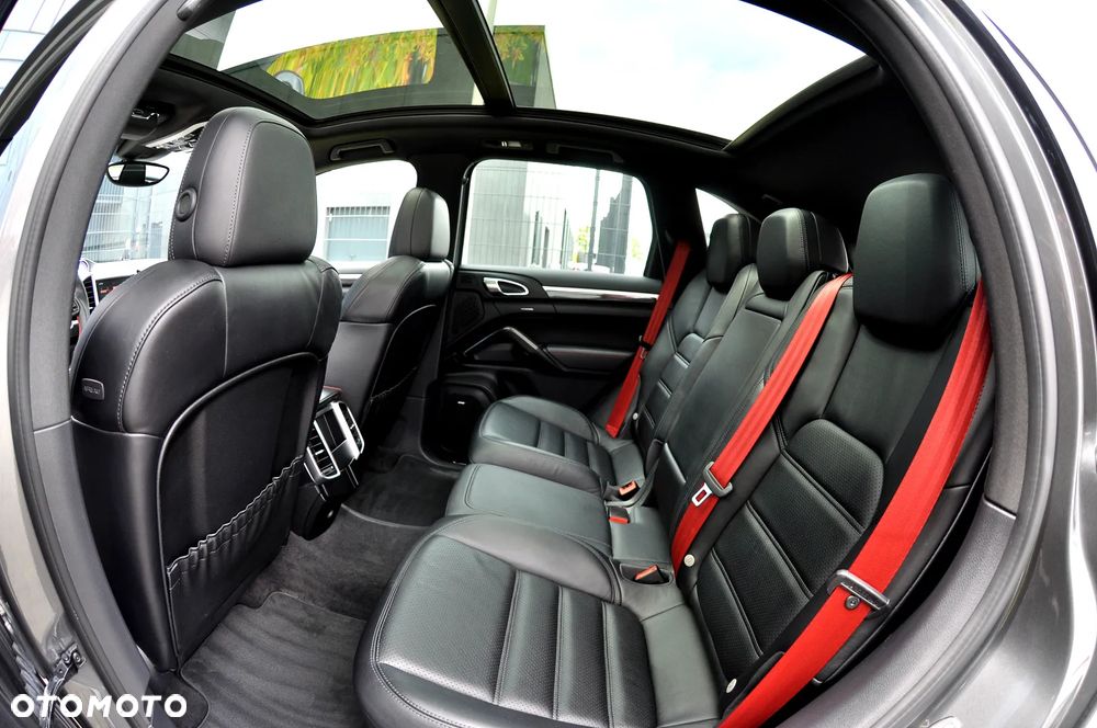 Porsche Cayenne - 24