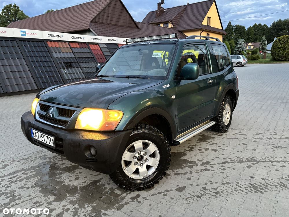 Mitsubishi Pajero - 3