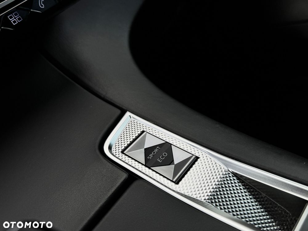 DS Automobiles DS 7 Crossback 1.6 PureTech Performance Line + - 28