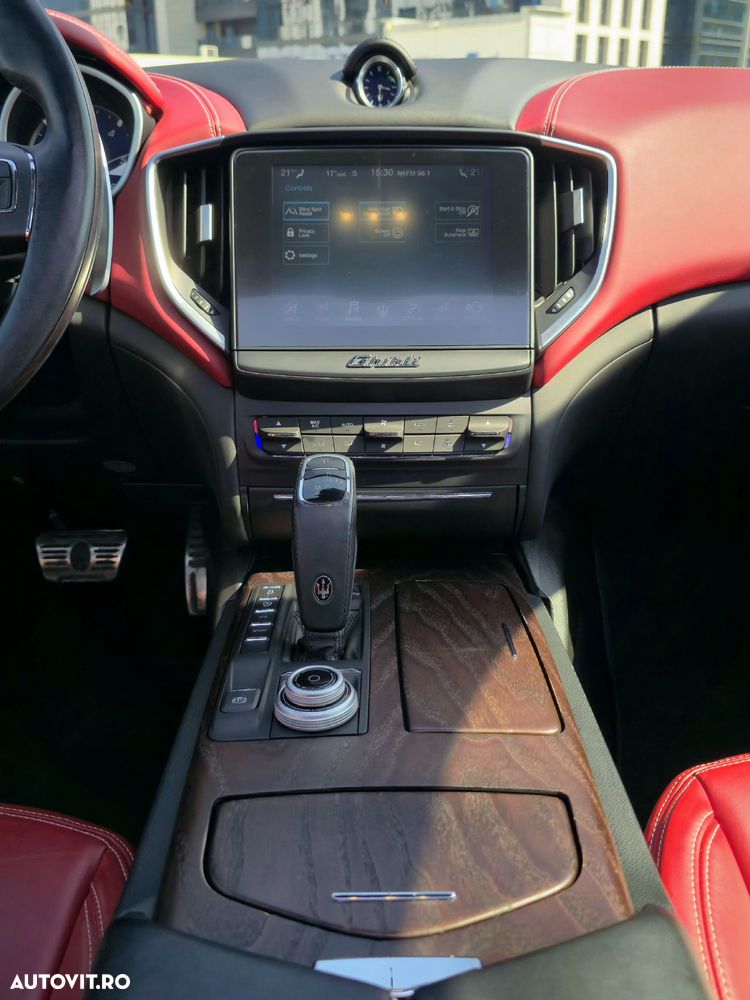 Maserati Ghibli GranLusso - 28