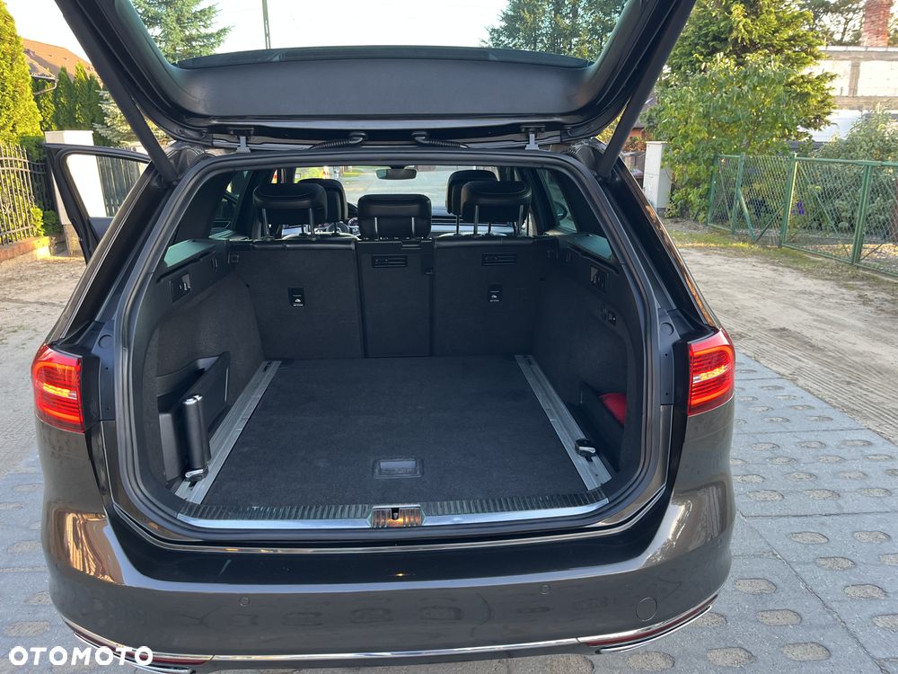 Volkswagen Passat Variant 2.0 TDI Bi-Turbo BMT 4Mot Highline DSG - 11