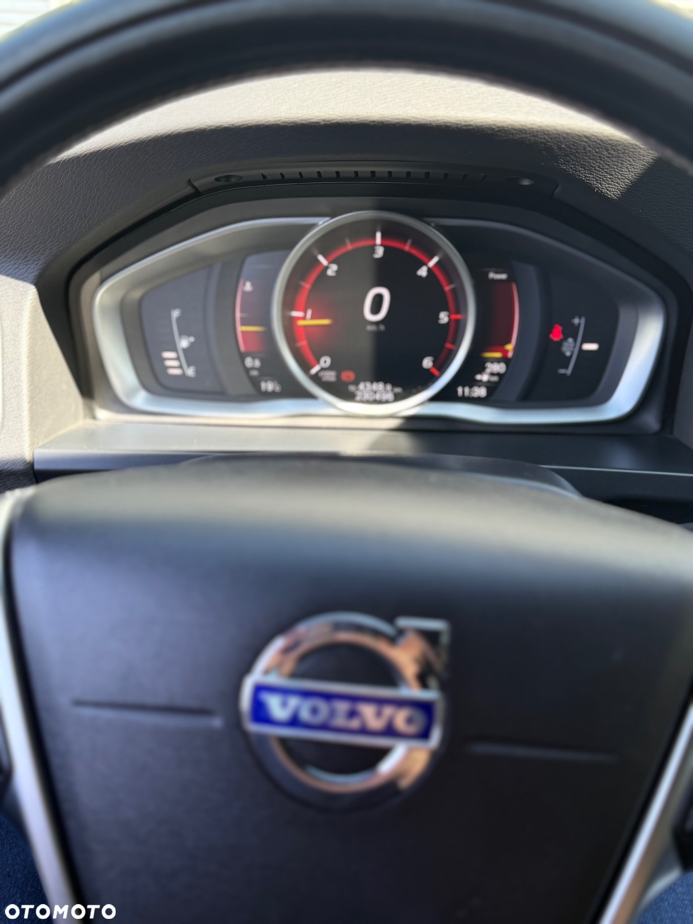 Volvo V60 D3 Drive-E Momentum - 13