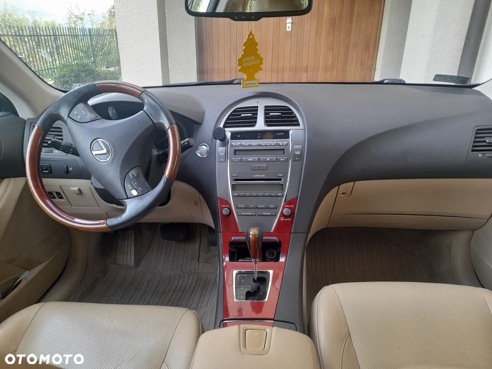 Lexus ES - 5