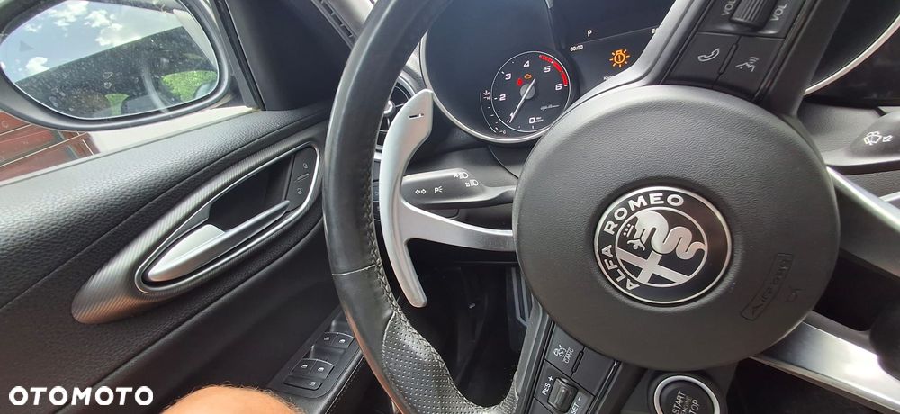 Alfa Romeo Giulia 2.2 D Turbo Veloce Q4 - 8