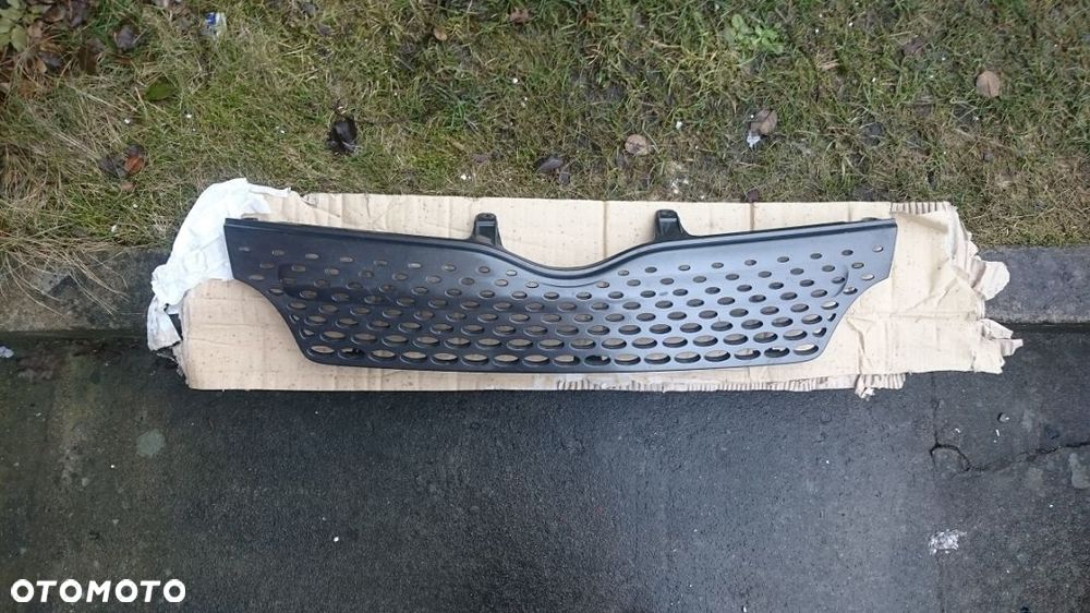 Toyota Yaris Verso 99-02 Atrapa Grill Oryginał - 1