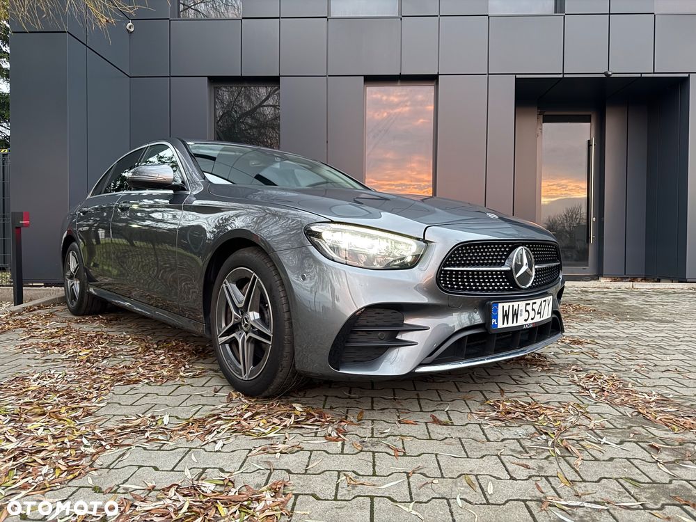 Mercedes-Benz Klasa E 220 d 4Matic 9G-TRONIC AMG Line - 3