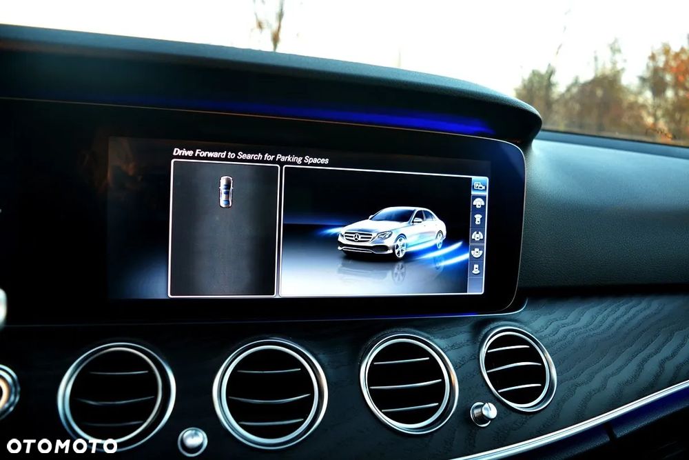 Mercedes-Benz Klasa E 250 9G-TRONIC AMG Line - 36