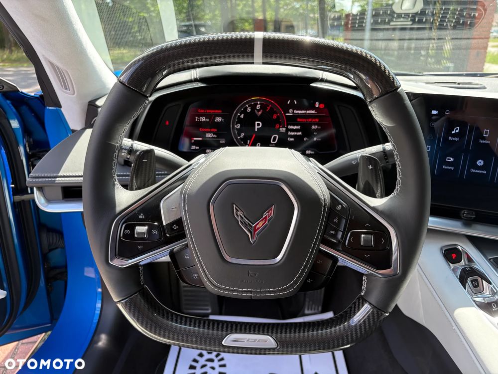 Chevrolet Corvette - 21