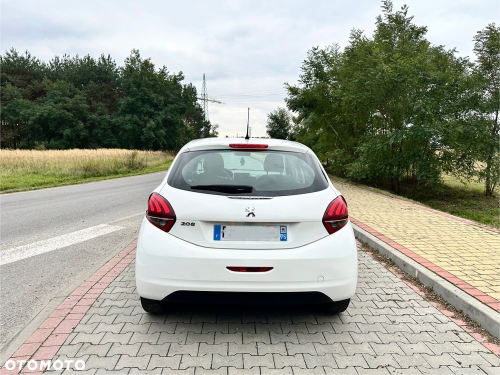 Peugeot 208 - 6