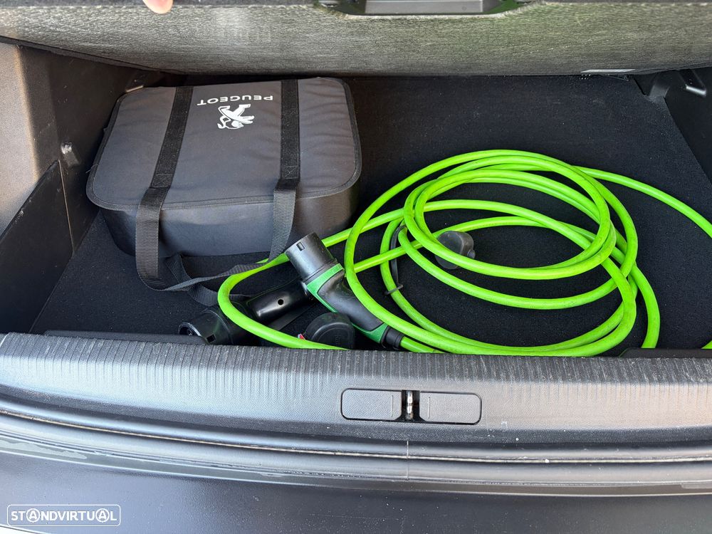 Peugeot e-2008 Allure Pack - 24