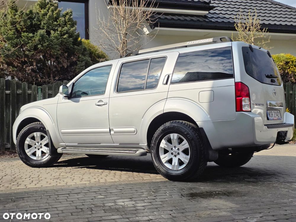 Nissan Pathfinder 4.0 V6 LE - 7