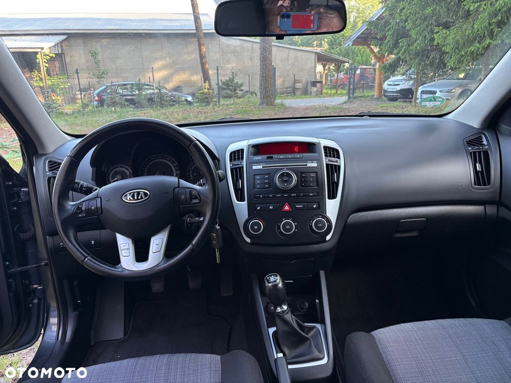 Kia Ceed 1.4 CVVT Dream-Team Edition - 9