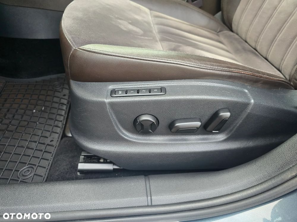 Skoda Octavia 2.0 TDI 4x4 DSG L&K - 32