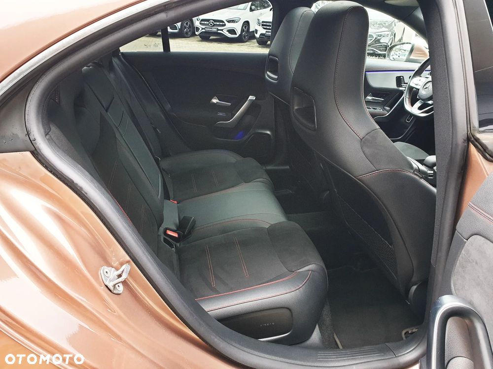 Mercedes-Benz CLA 250 AMG Line 7G-DCT - 15