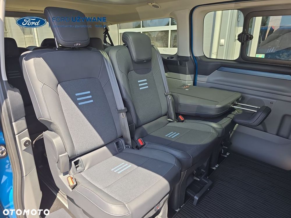 Ford Tourneo Custom - 8