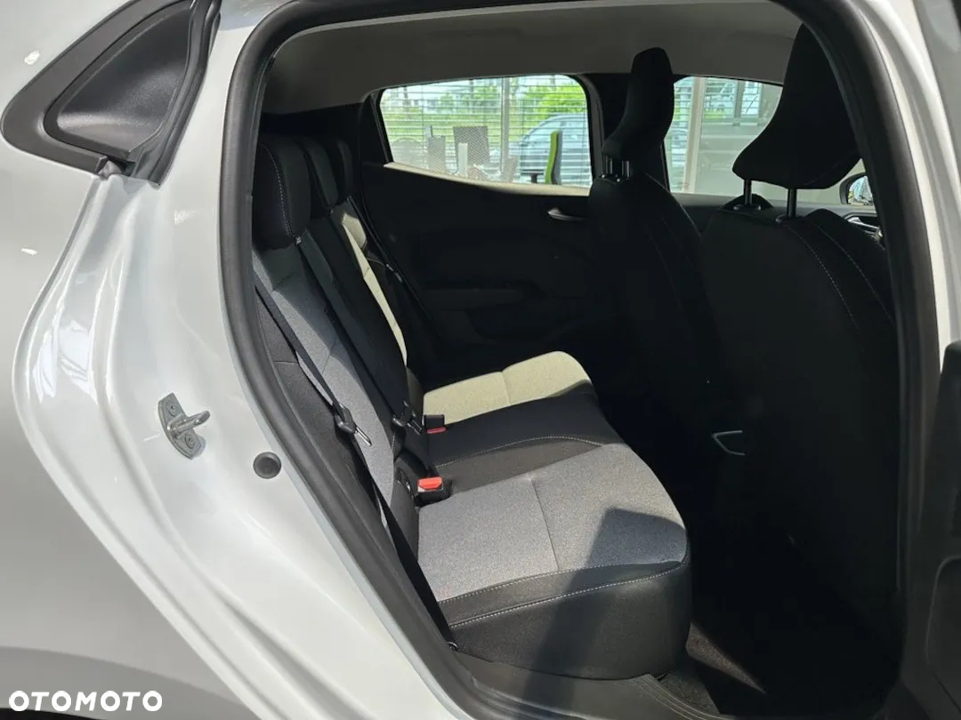 Renault Clio - 8