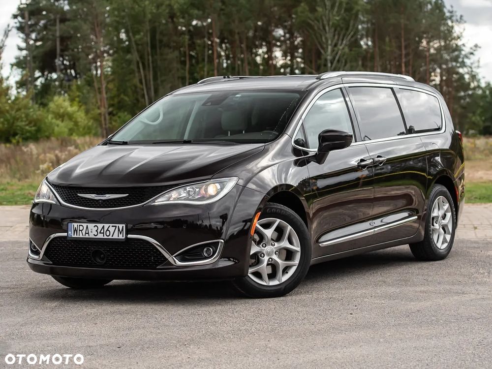 Chrysler Pacifica - 3