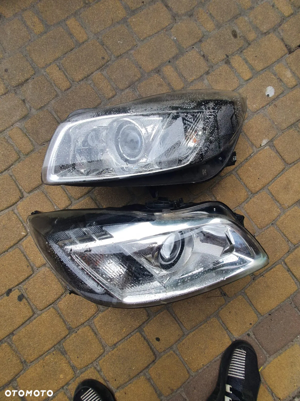 Uszczelninie lampa OPEL INSIGNIA PARUJĄCA LAMPA