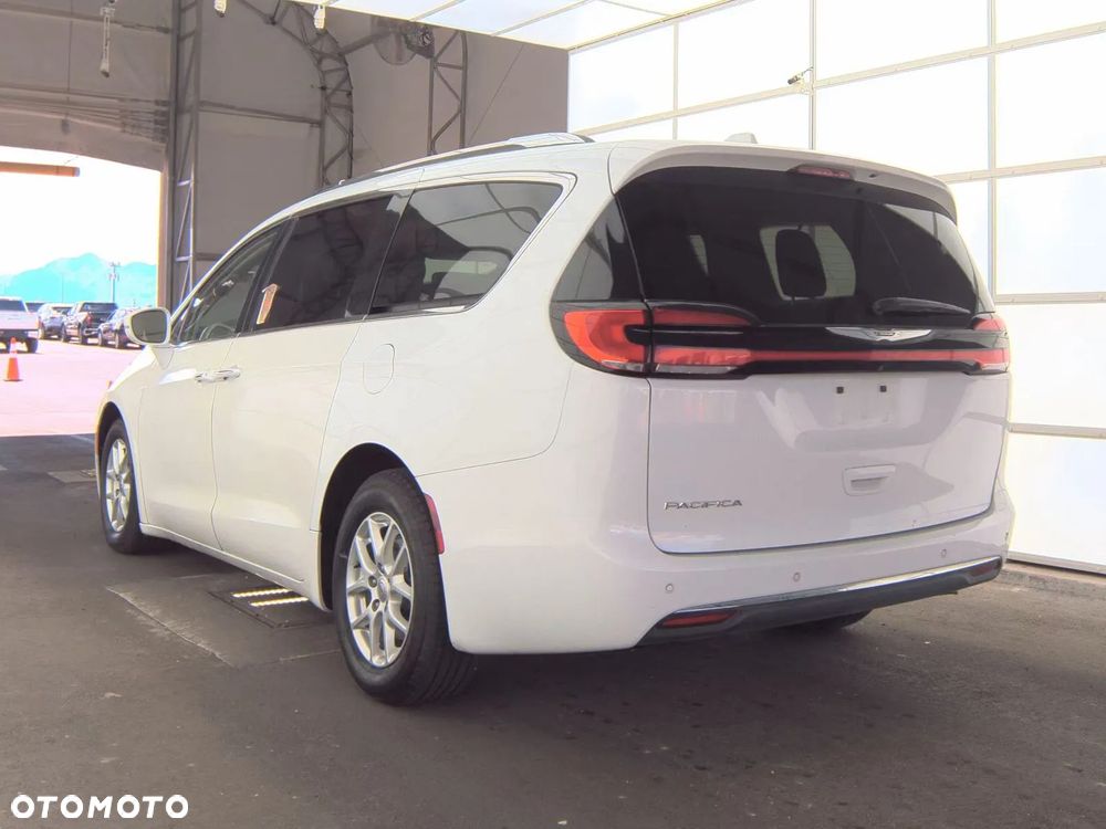 Chrysler Pacifica - 4