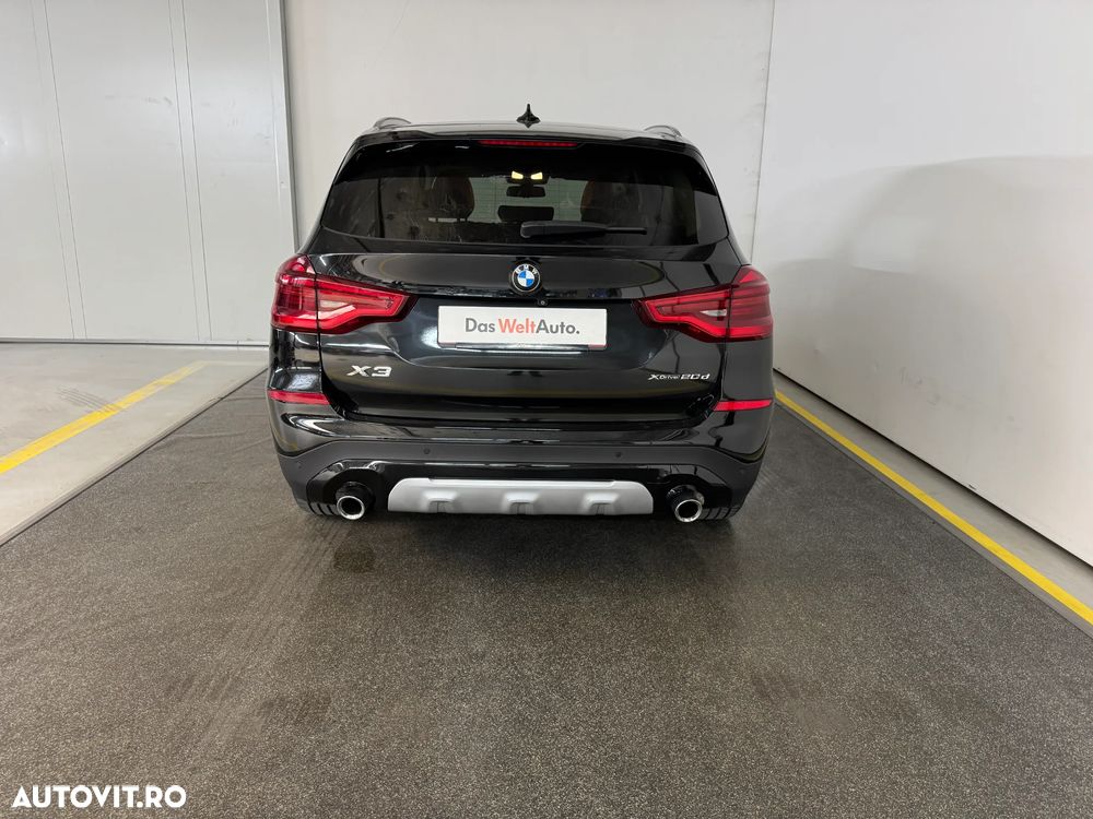 BMW X3 xDrive20d AT Luxury Line - 3