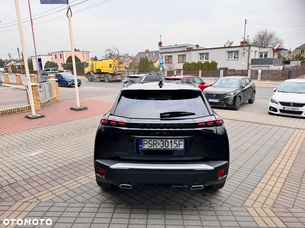 Peugeot 2008 PureTech 130 Allure S&S EAT8 - 4