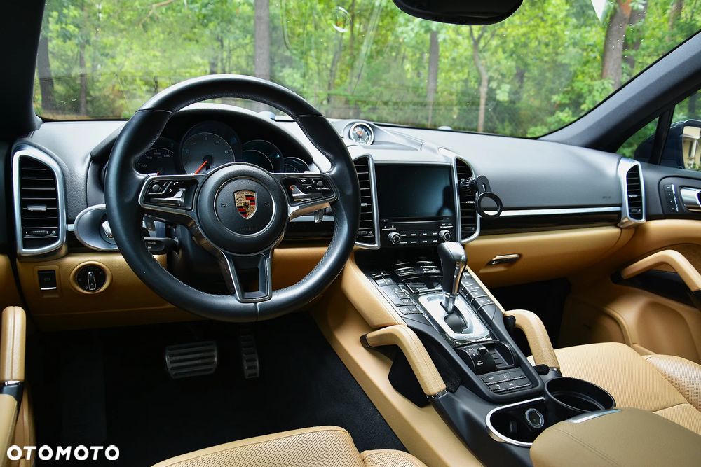 Porsche Cayenne S - 28