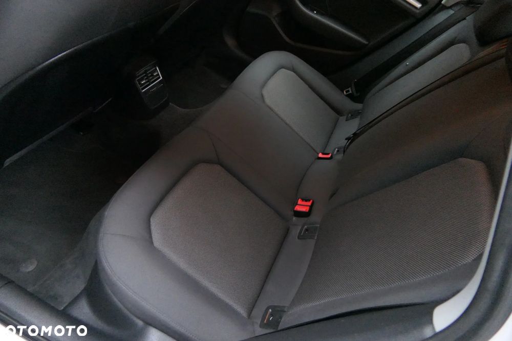 Audi A3 Limousine 1.6 TDI S tronic design - 23
