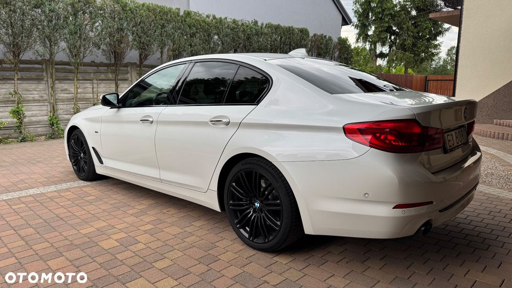 BMW Seria 5 520d Sport Line - 4