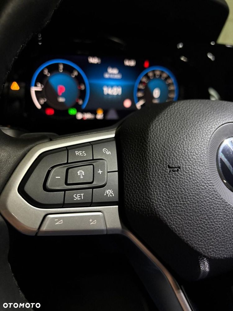 Volkswagen Golf - 11