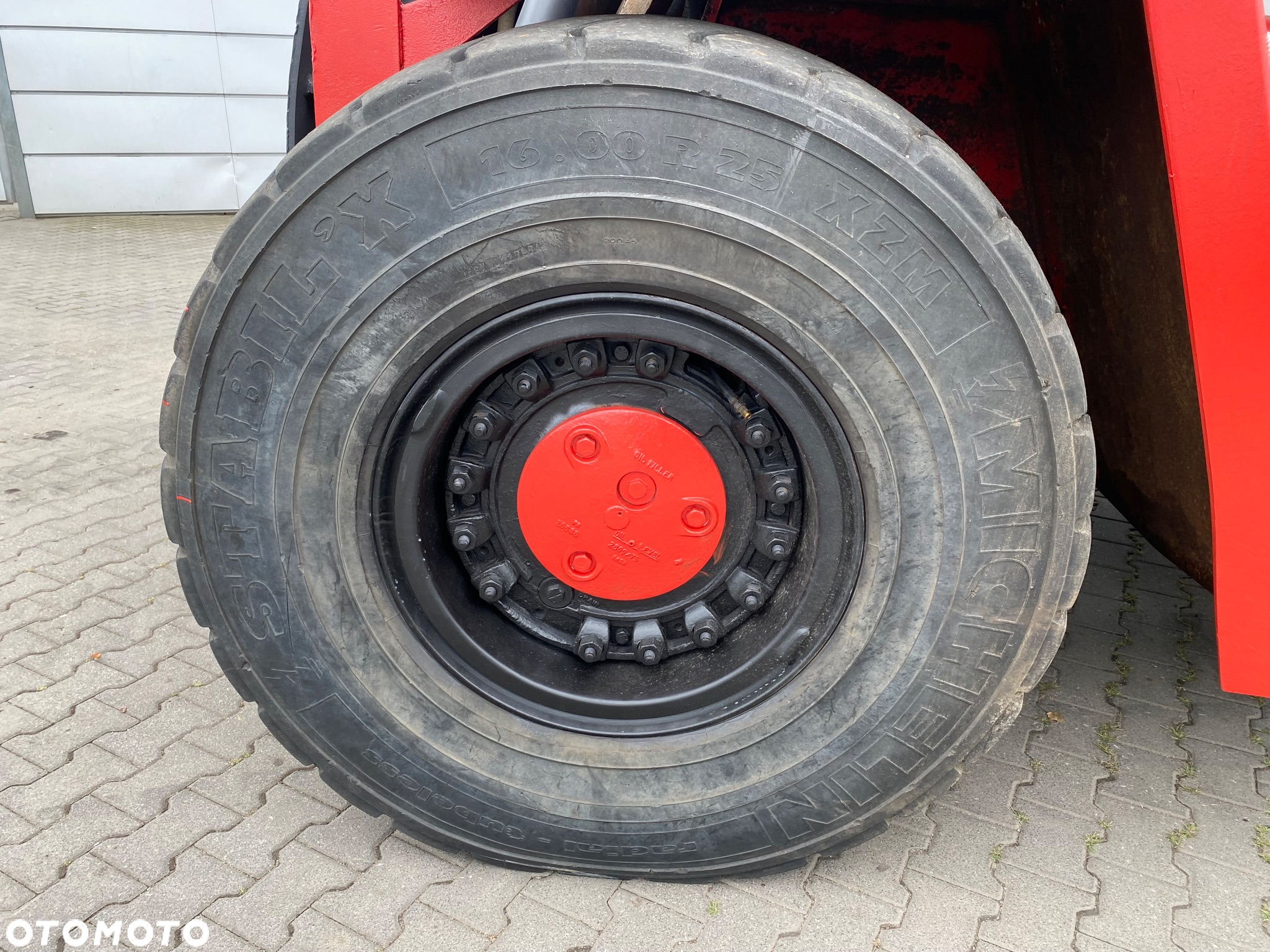 Svetruck TMF 12/9 HB / 1 WŁ. / STAN BDB. / MOZLIWOSC INNEGO CHWYTAKA / SERWIS / 12T ŁAD. - 19