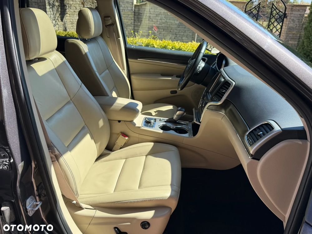 Jeep Grand Cherokee - 27