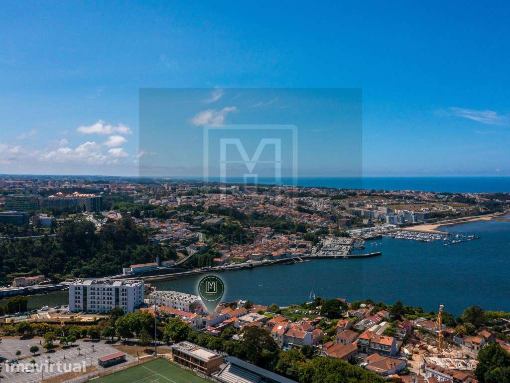 MORADIA T4+1 | 2 TERRAÇOS | LOGRADOURO | GARAGEM | PORTO - Grande imagem: 2/60
