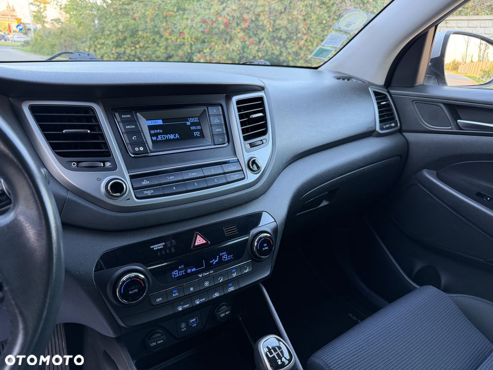 Hyundai Tucson 1.7 CRDI BlueDrive Style 2WD - 17
