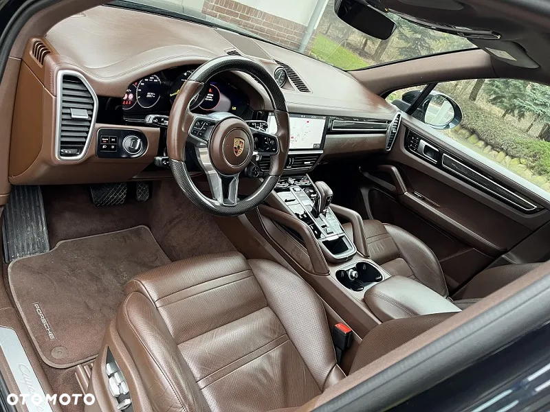 Porsche Cayenne - 5