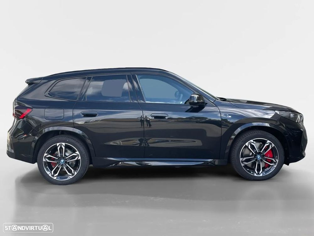 BMW iX1 eDrive20 Pack Desportivo M - 7