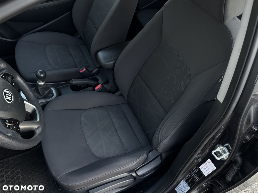 Kia Rio 1.2 Dream Team Edition - 17