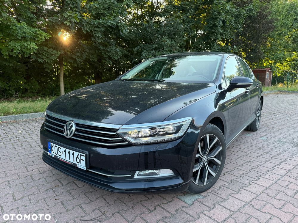 Volkswagen Passat - 1