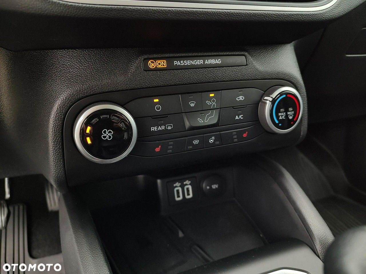Ford Focus - 24