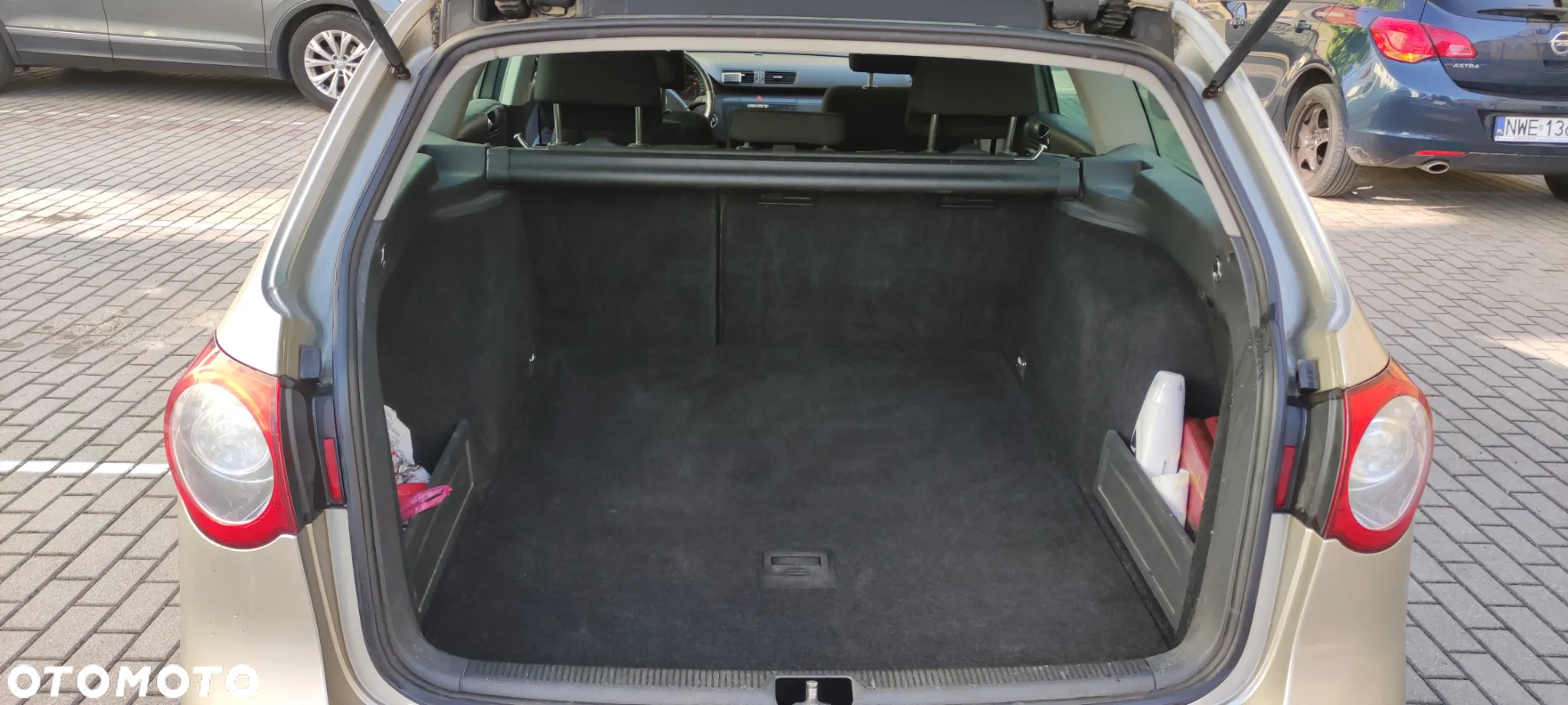 Volkswagen Passat 2.0 FSI Trendline - 12