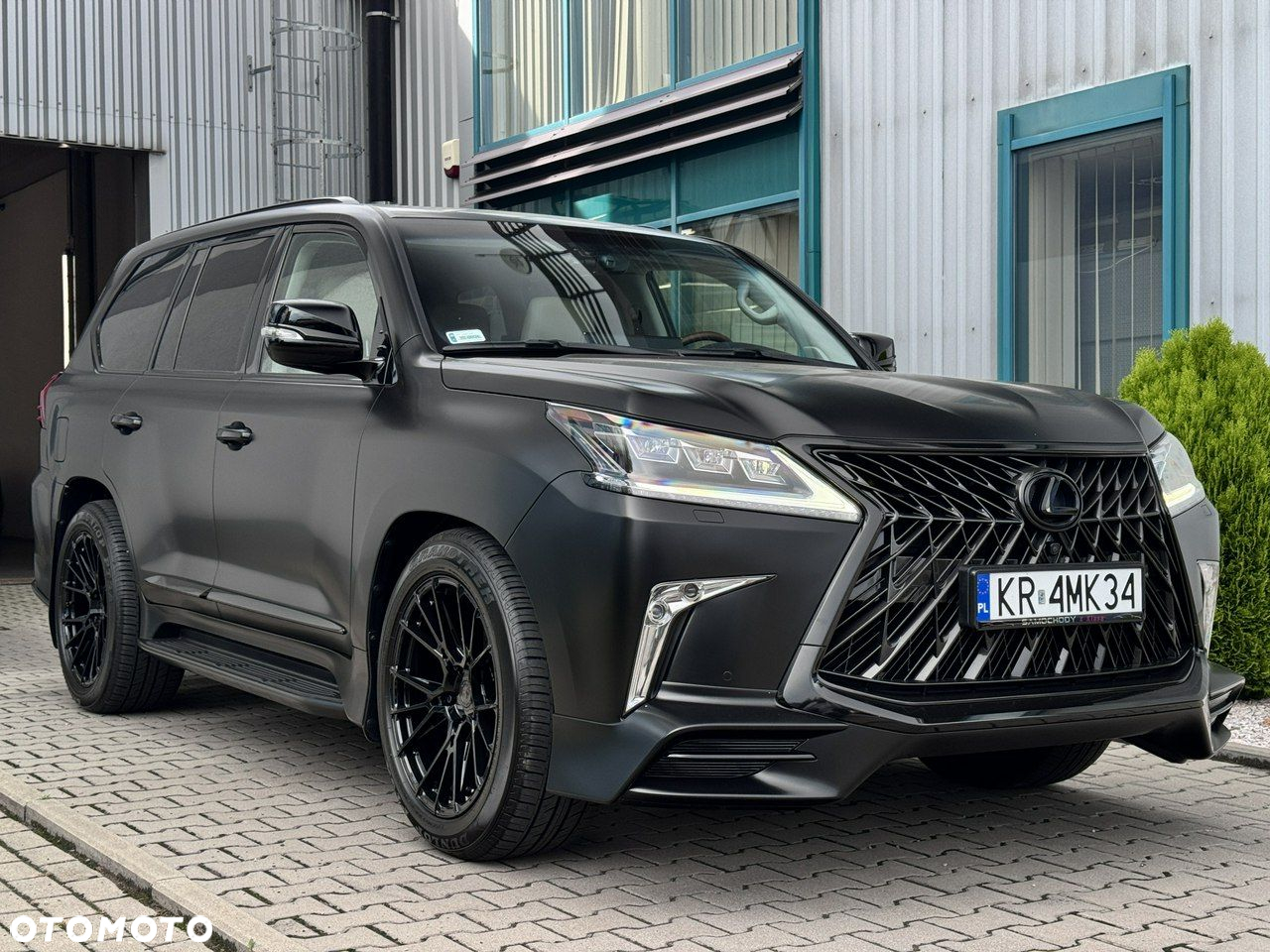 Lexus LX 570 Omotenashi - 3