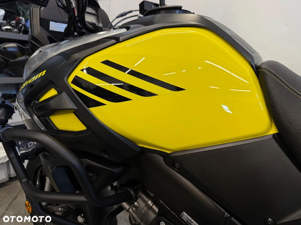 Suzuki V-STROM - 24