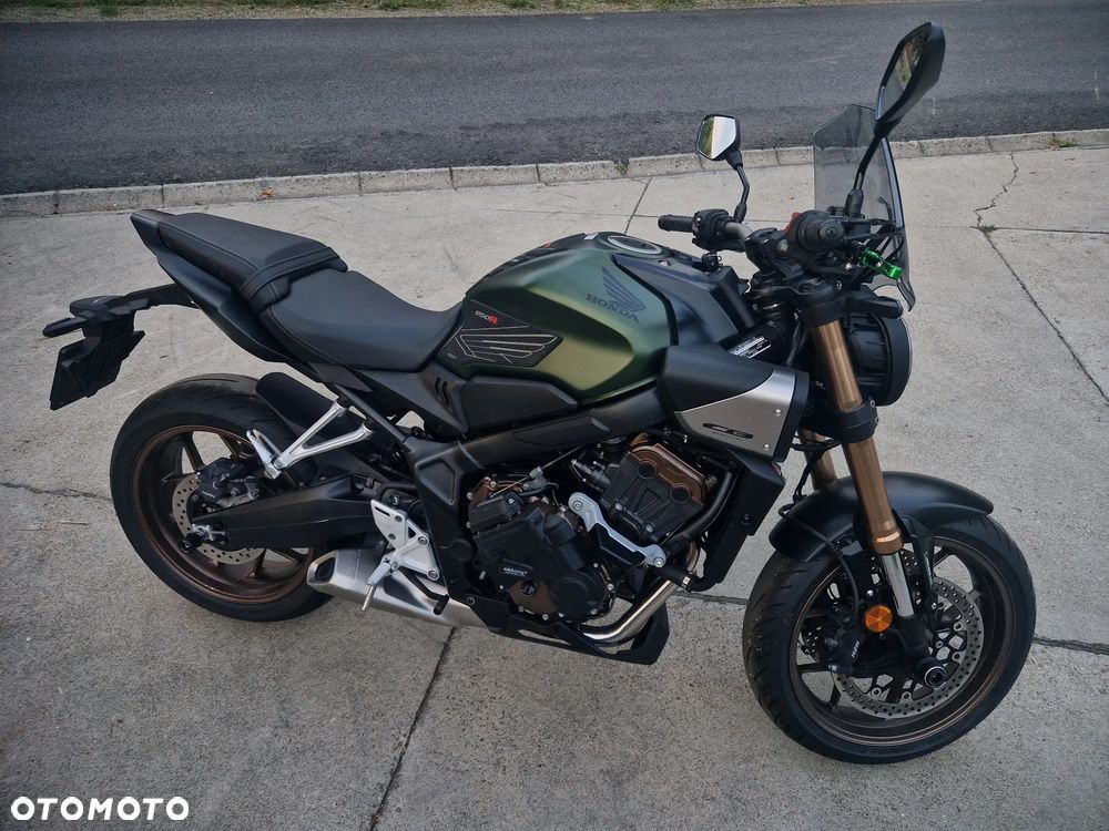 Honda CB - 1