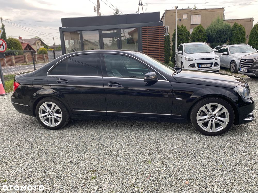 Mercedes-Benz Klasa C 180 CGI Automatik BlueEFFICIENCY Avantgarde - 16